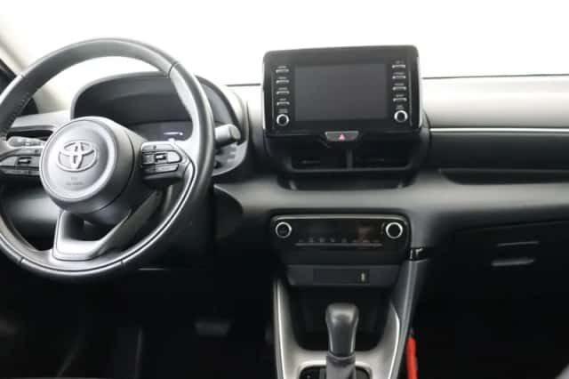 Toyota Yaris (2022) thumbnail 4