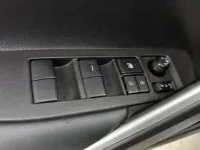 Toyota Corolla_Cross (2023) thumbnail 21