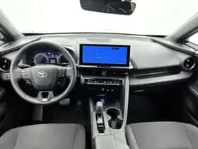 Toyota C-HR (2024) thumbnail 4