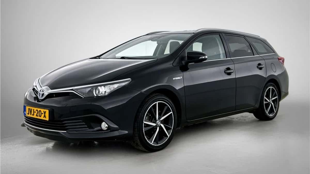 Toyota Auris (2016) — foto 1