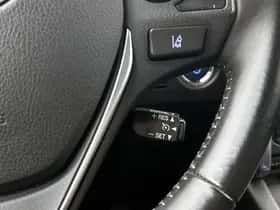 Toyota Auris (2016) thumbnail 14