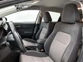 Toyota Auris (2016) thumbnail 15