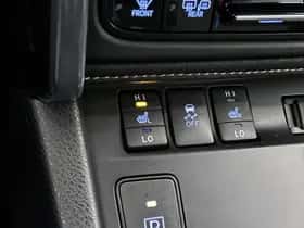 Toyota Auris (2016) thumbnail 18