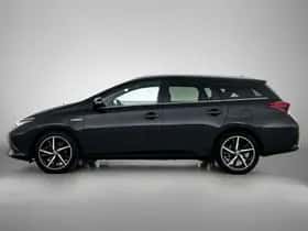 Toyota Auris (2016) thumbnail 3