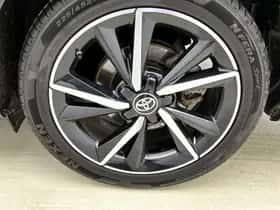 Toyota Auris (2016) thumbnail 23