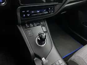 Toyota Auris (2016) thumbnail 10