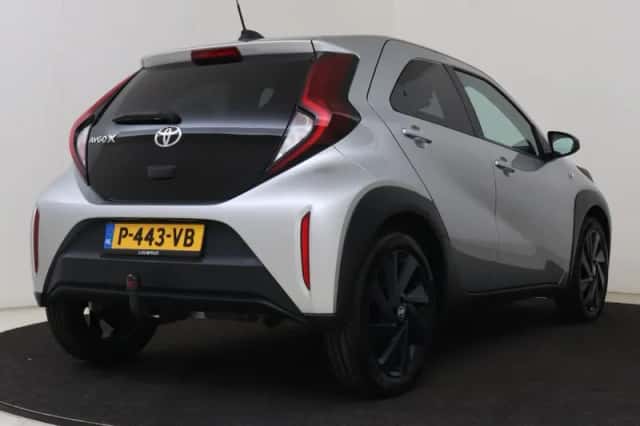 Toyota Aygo (2022) thumbnail 2
