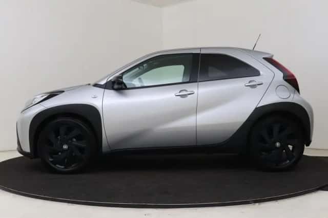 Toyota Aygo (2022) thumbnail 3