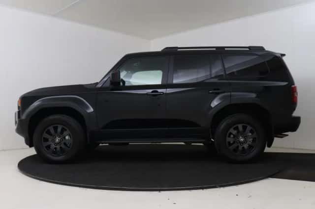 Toyota Land_Cruiser (2024) thumbnail 3
