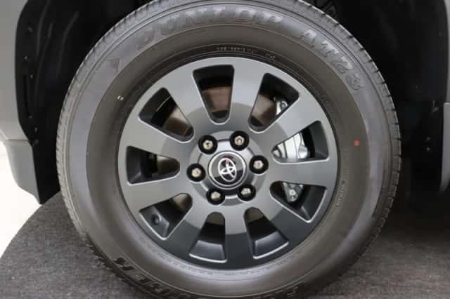 Toyota Land_Cruiser (2024) thumbnail 5