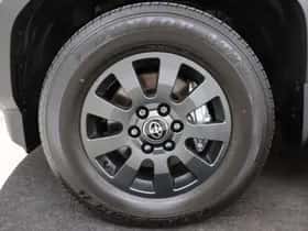 Toyota Land_Cruiser (2024) thumbnail 5