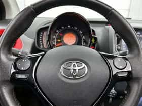 Toyota Aygo (2019) thumbnail 18