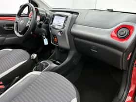 Toyota Aygo (2019) thumbnail 6