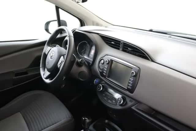 Toyota Yaris (2019) thumbnail 6