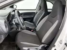 Toyota Aygo (2024) thumbnail 16