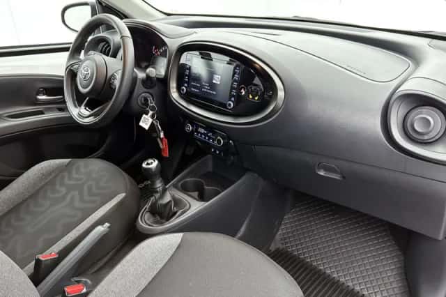 Toyota Aygo (2024) thumbnail 6