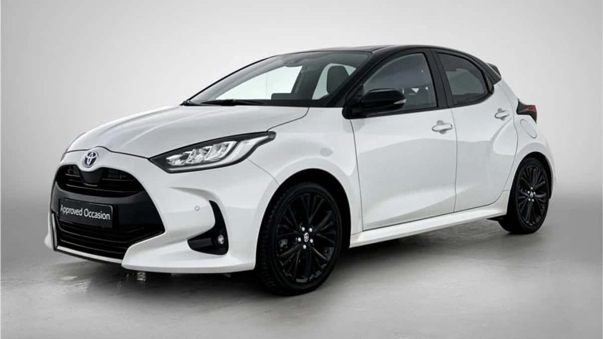 Toyota Yaris (2023) — foto 1