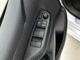 Toyota Yaris (2023) thumbnail 22