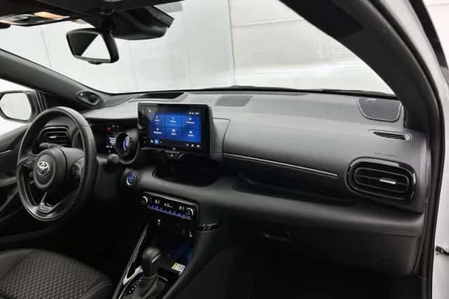 Toyota Yaris (2023) thumbnail 6