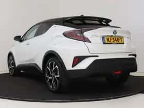 Toyota C-HR (2017) thumbnail 16