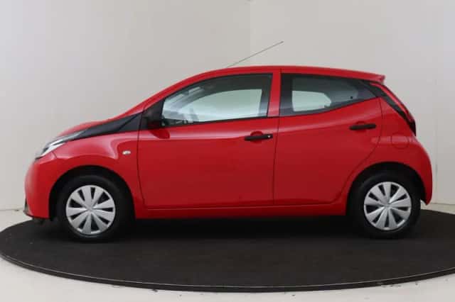 Toyota Aygo (2018) thumbnail 3