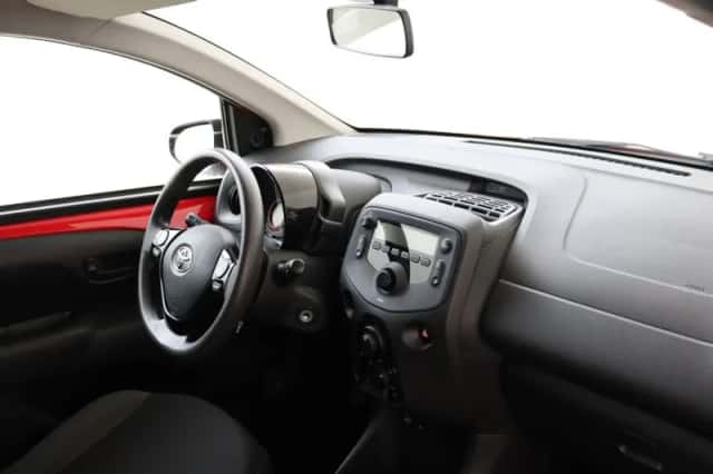 Toyota Aygo (2018) thumbnail 6