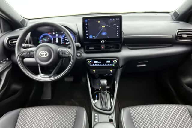Toyota Yaris (2024) thumbnail 4