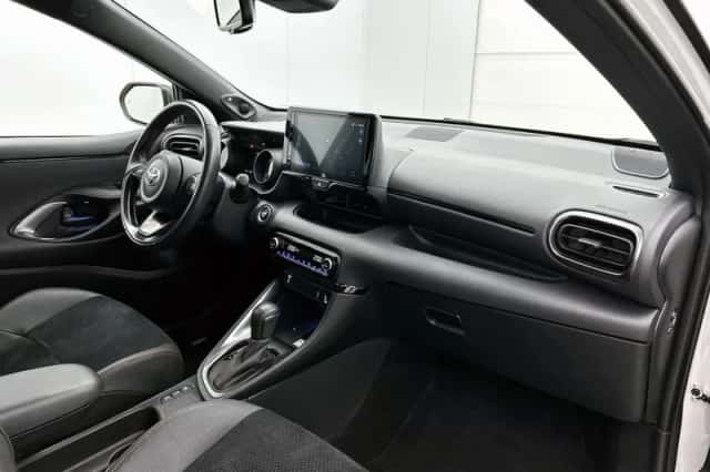 Toyota Yaris (2022) thumbnail 6