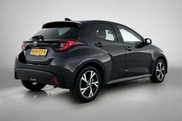 Toyota Yaris (2025) thumbnail 2