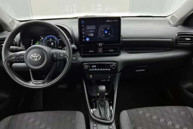 Toyota Yaris (2025) thumbnail 4