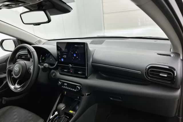 Toyota Yaris (2025) thumbnail 6
