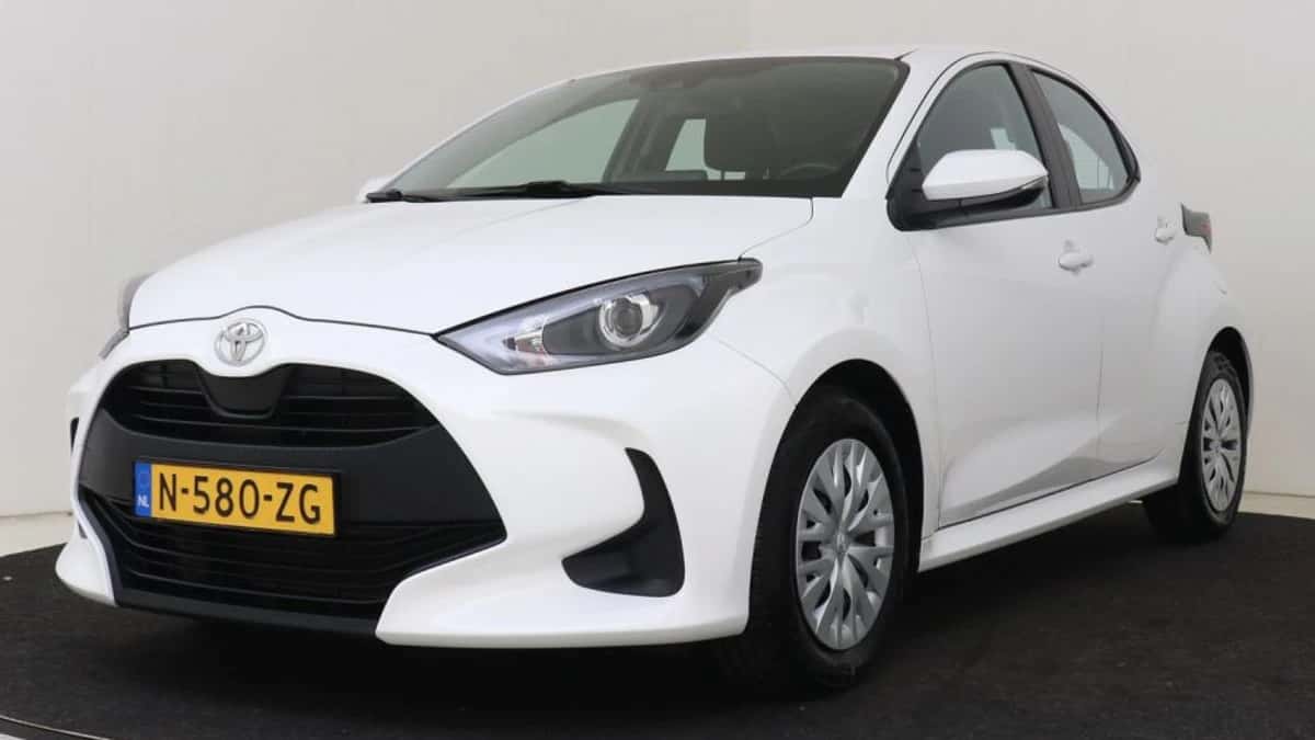 Toyota Yaris (2022) — foto 1