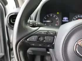 Toyota Yaris (2022) thumbnail 12