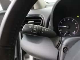 Toyota Yaris (2022) thumbnail 17