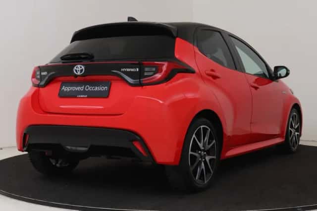 Toyota Yaris (2020) thumbnail 2