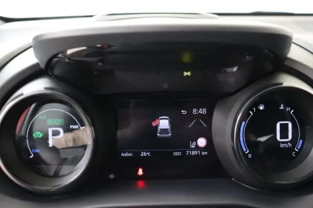 Toyota Yaris (2020) thumbnail 5