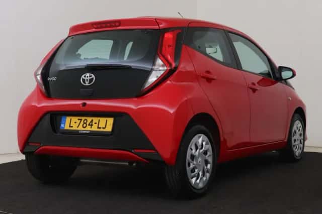 Toyota Aygo (2021) thumbnail 2