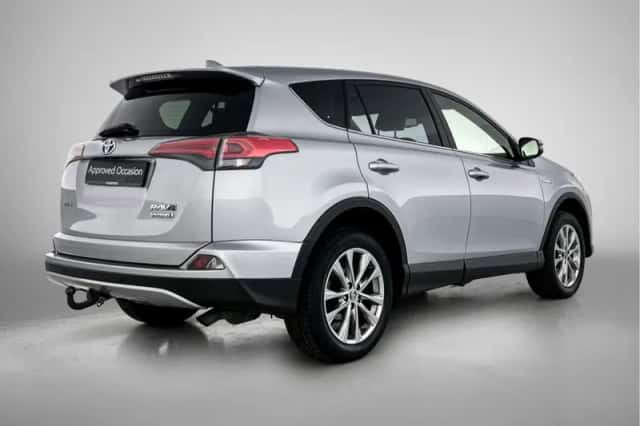 Toyota RAV4 (2017) thumbnail 2