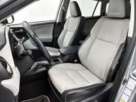 Toyota RAV4 (2017) thumbnail 16