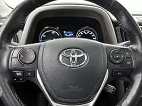 Toyota RAV4 (2017) thumbnail 18