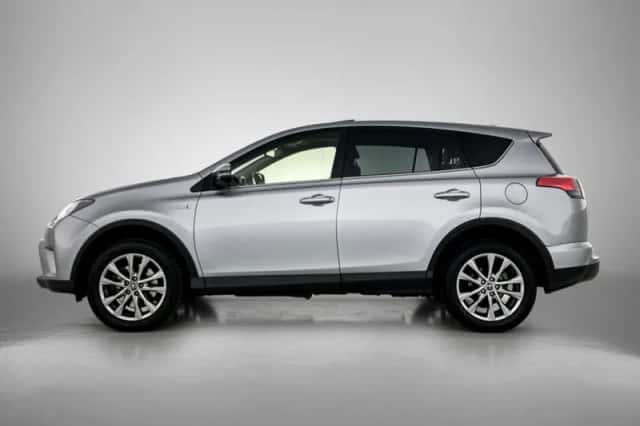 Toyota RAV4 (2017) thumbnail 3