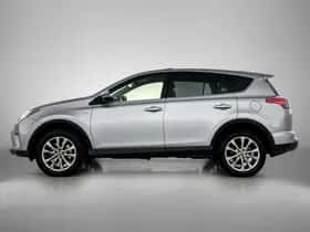 Toyota RAV4 (2017) thumbnail 3