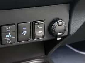 Toyota RAV4 (2017) thumbnail 26