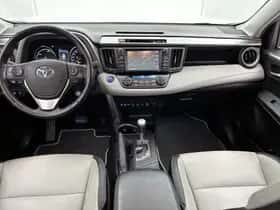 Toyota RAV4 (2017) thumbnail 4