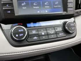 Toyota RAV4 (2017) thumbnail 9
