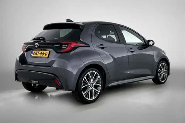 Toyota Yaris (2024) thumbnail 2