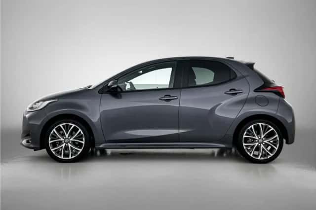 Toyota Yaris (2024) thumbnail 3
