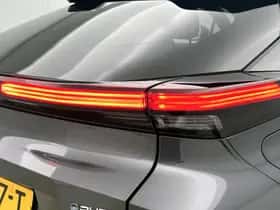 Toyota C-HR (2025) thumbnail 32