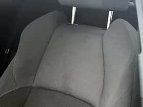 Toyota C-HR (2025) thumbnail 33