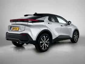 Toyota C-HR (2024) thumbnail 2